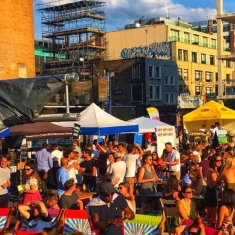 shoreditch-market-crowd