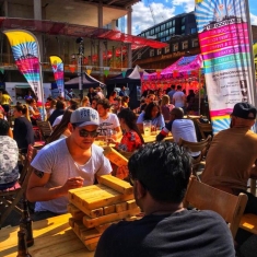 shoreditch-market-crowd