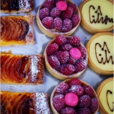 Authentic_French_Patisseries_Street_Food