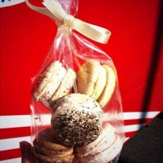 Authentic_Macaroons_Street_Food