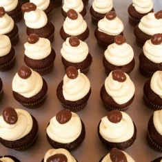Double_Chocolate_Cupcake_Street_Food