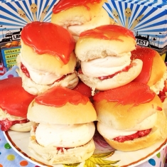Traditional_British_Scone_Street_Food