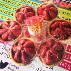 Traditional_French_Patisseries_Street_Food